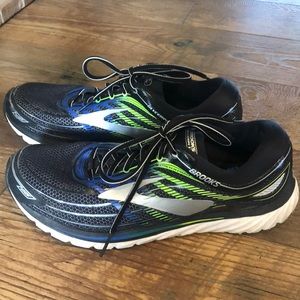 Men’s running shoes-Brooks